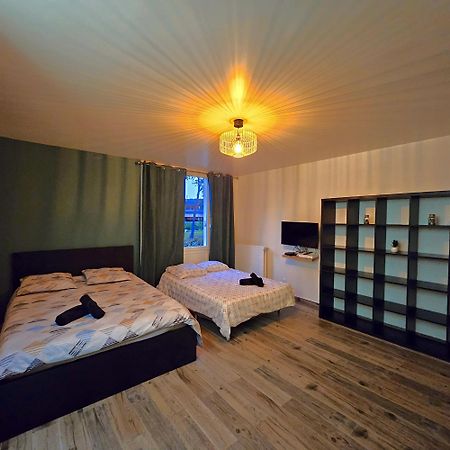 Studio Cosy Confort Moderne Vaulx-en-Velin ภายนอก รูปภาพ